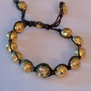Elegant Gold Beaded Bracelet pull closure